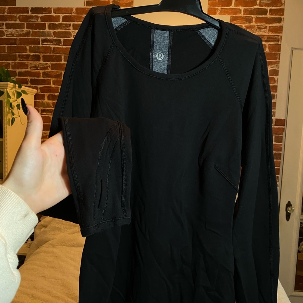 Lululemon black long sleeve